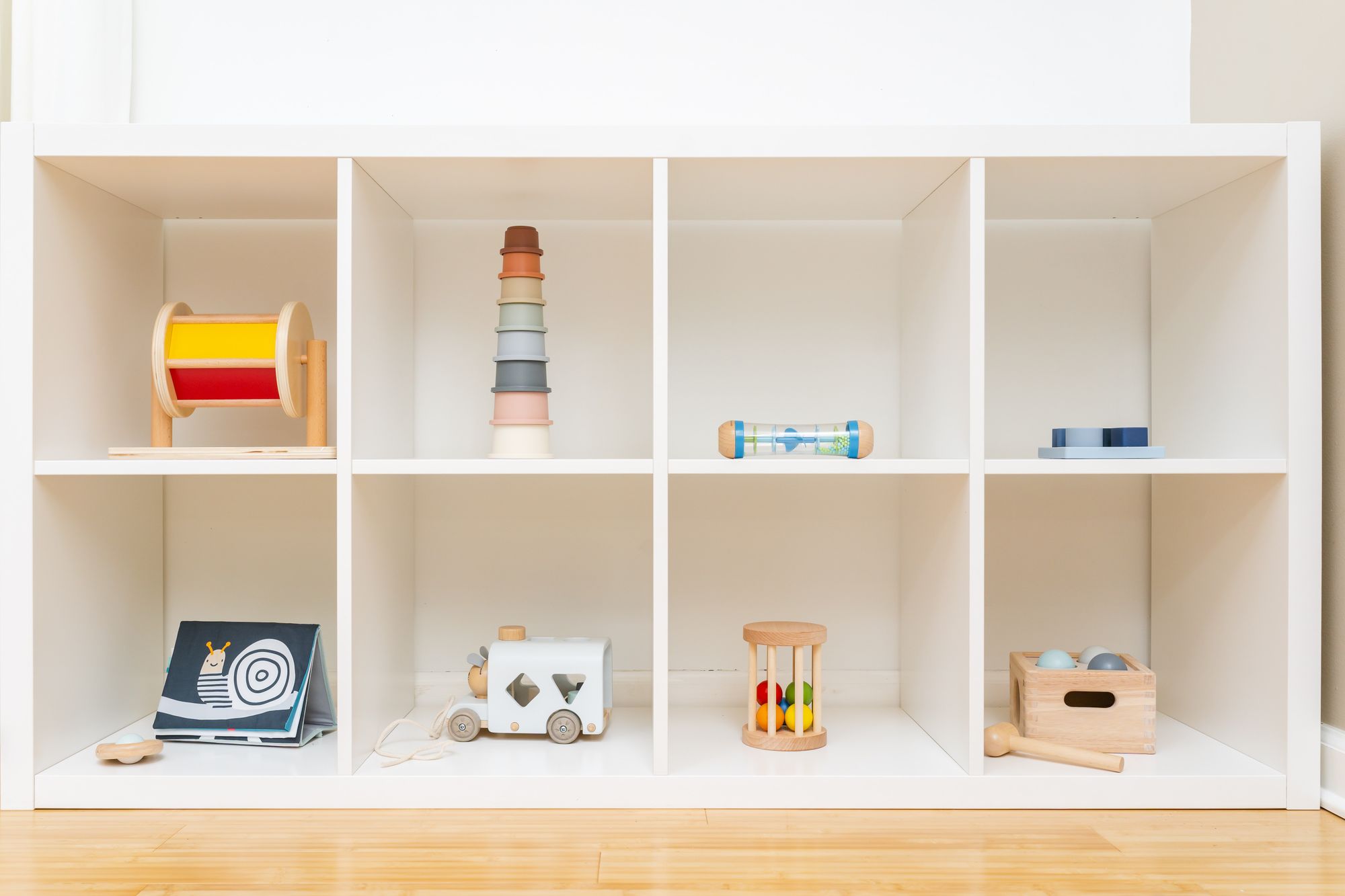 montessori-shelf-idea